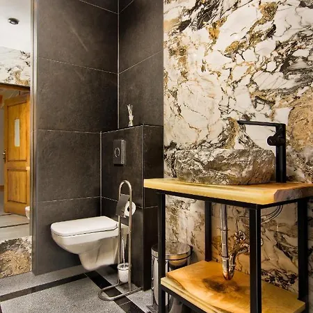 Mamcorka Konukevi Poronin