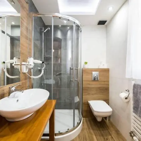 Mamcorka Konukevi 3*