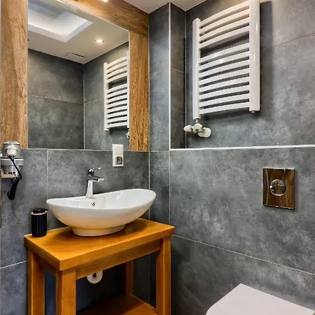 Mamcorka Konukevi 3*