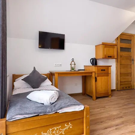 Mamcorka Konukevi Poronin