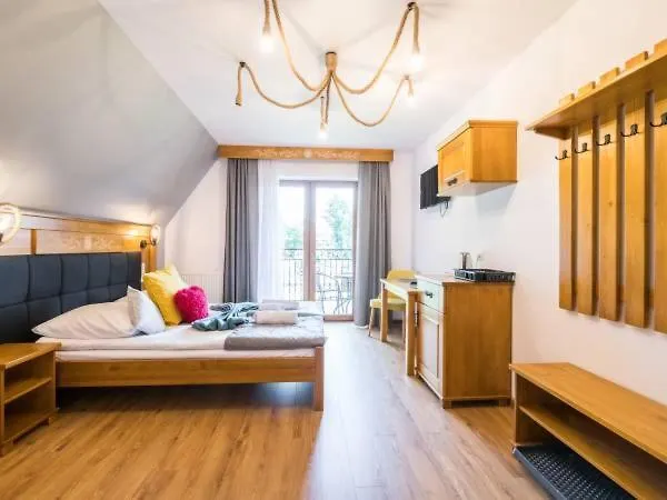 Mamcorka 3* بورونين